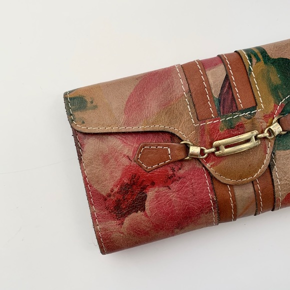 Patricia Nash Handbags - Patricia Nash Women's Floral Wallet Clutch
